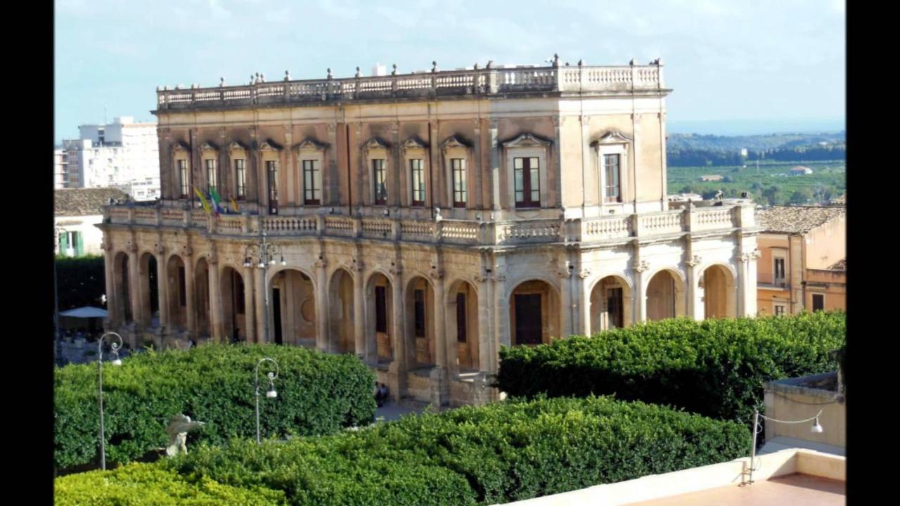 Maride Holiday Noto Buitenkant foto