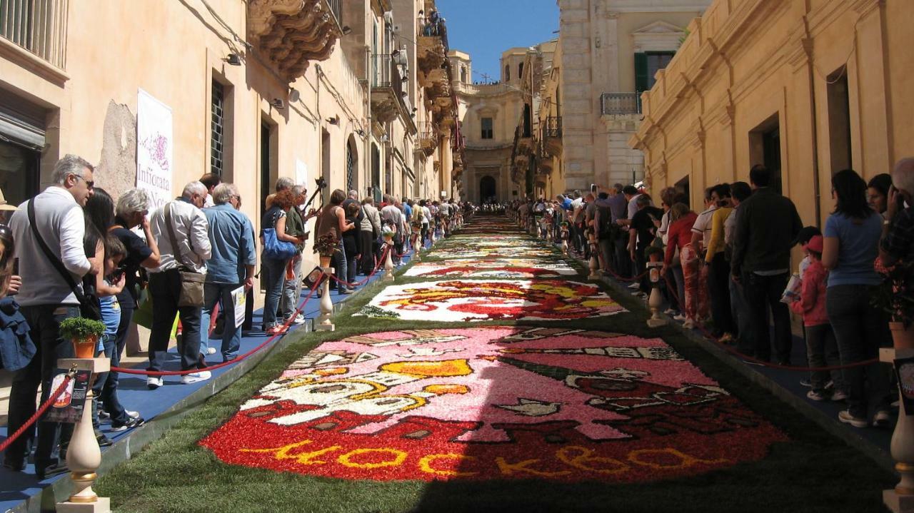 Maride Holiday Noto Buitenkant foto